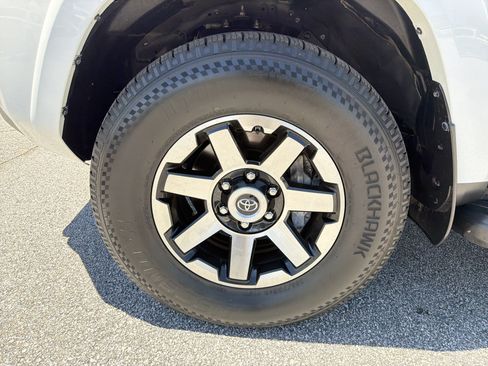 Used 2021 Toyota 4Runner TRD Off-Road Premium w/ Moonroof Package AWD/4WD image 12