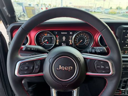 Used 2023 Jeep Wrangler Unlimited Rubicon w/ Dual Top Group AWD/4WD image 19