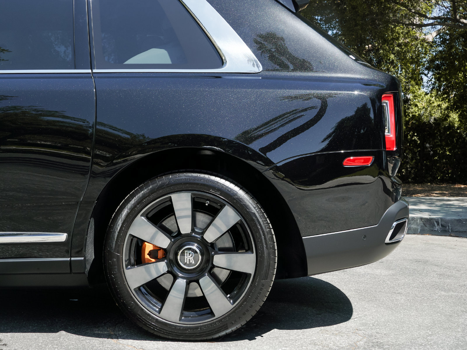 Certified 2024 Rolls-Royce Cullinan w/ Cullinan Package AWD/4WD image 4