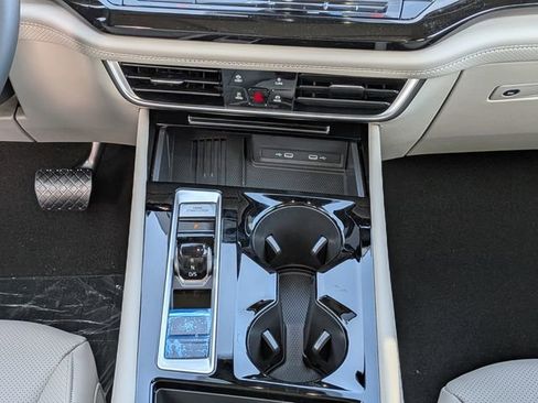 New 2026 Volkswagen Atlas SE image 18