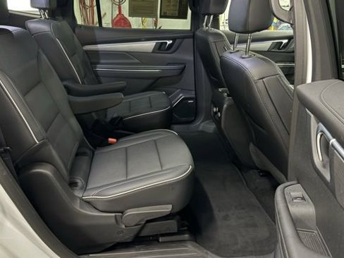 Used 2025 Buick Enclave Preferred image 25