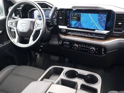 Used 2025 Chevrolet Silverado 1500 LT AWD/4WD image 11