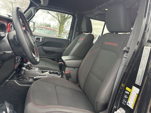 Used 2022 Jeep Wrangler Unlimited Rubicon w/ Xtreme Recon 35" Tire Package AWD/4WD image 13