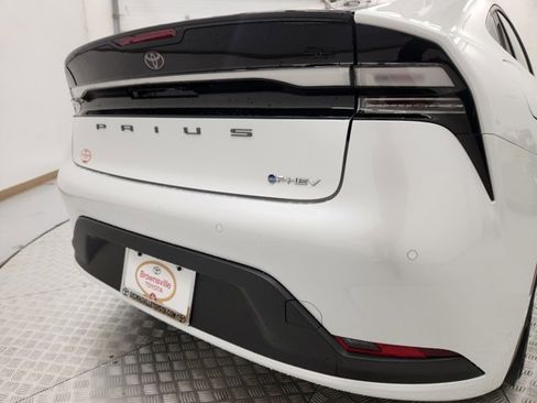 New 2026 Toyota Prius SE image 24