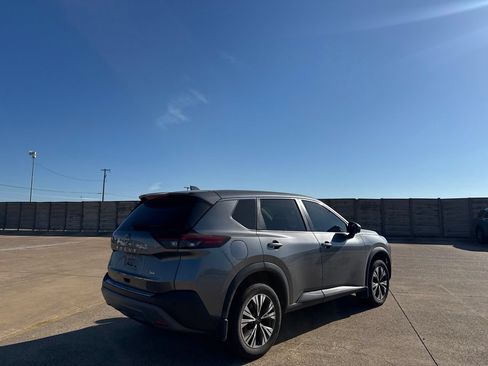 Certified 2023 Nissan Rogue SV FWD image 24