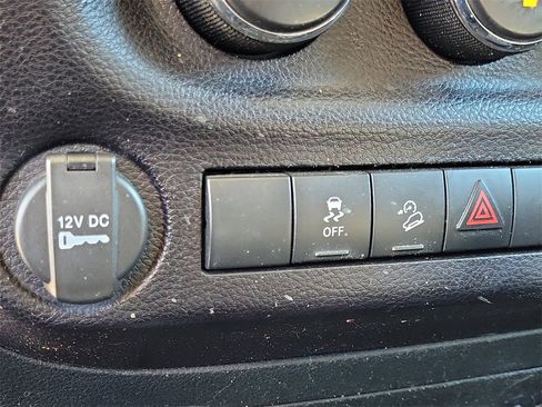 Used 2016 Jeep Wrangler Sport image 22