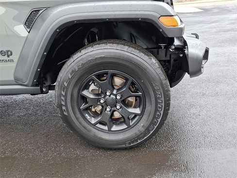 Used 2022 Jeep Wrangler Unlimited Willys image 11