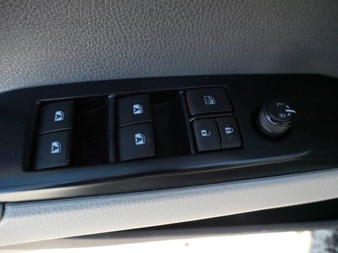 Used 2020 Toyota Camry LE image 18