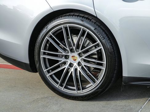 Used 2018 Porsche Panamera image 51