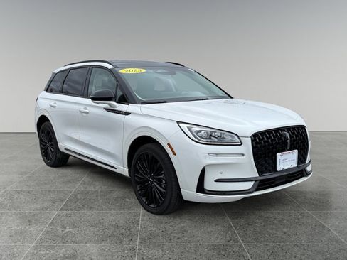 Used 2023 Lincoln Corsair Reserve w/ Equipment Group 201A image 7