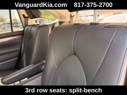 Used 2021 Toyota Highlander Limited FWD image 25