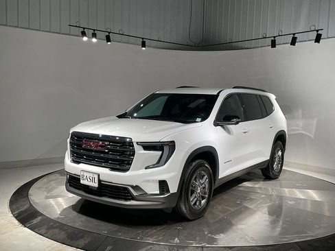Used 2025 GMC Acadia Elevation image 8