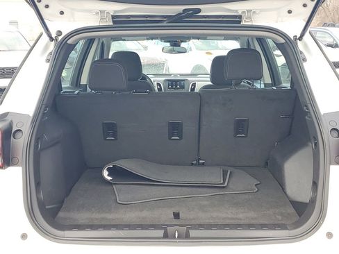 Used 2023 Chevrolet Equinox LS image 7