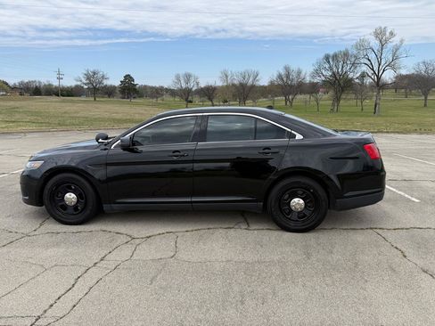 Used 2017 Ford Taurus Police Interceptor image 3