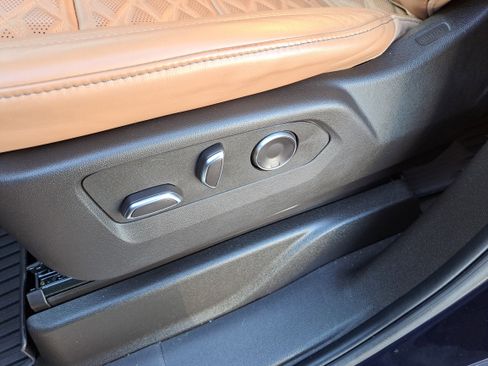 Used 2024 Cadillac Escalade ESV Sport w/ LPO, ONYX Package image 25