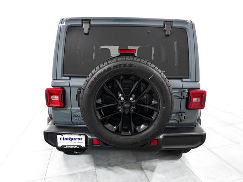 Used 2025 Jeep Wrangler Unlimited Sahara AWD/4WD image 6
