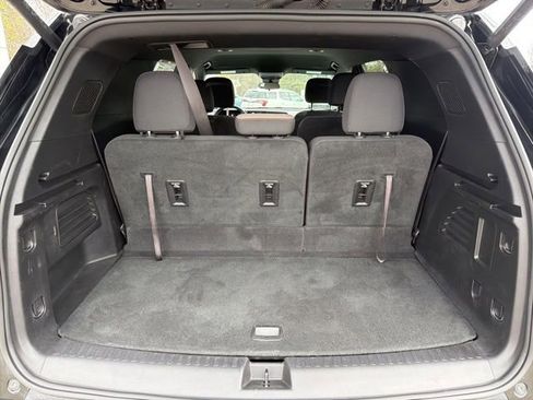 Certified 2025 Chevrolet Traverse LT FWD image 14