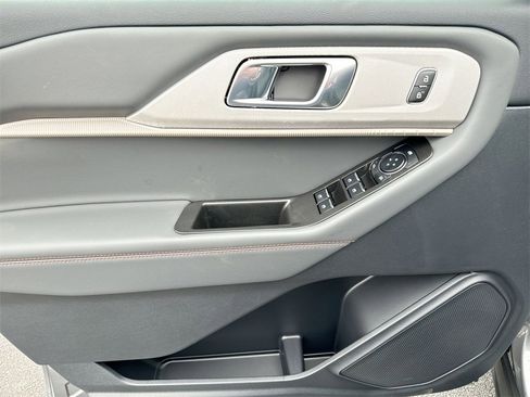 New 2026 Ford Explorer Active w/ Active Comfort Package image 21