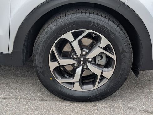 Used 2022 Kia Sportage LX image 9