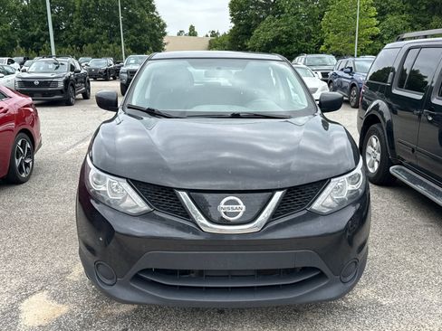 Used 2019 Nissan Rogue Sport S FWD image 2