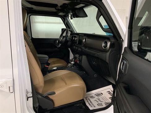 Used 2021 Jeep Gladiator Rubicon image 25