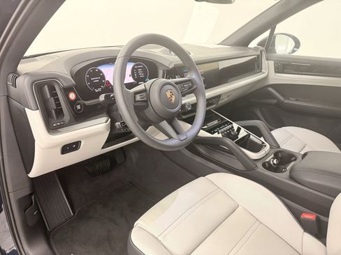 New 2025 Porsche Cayenne image 4