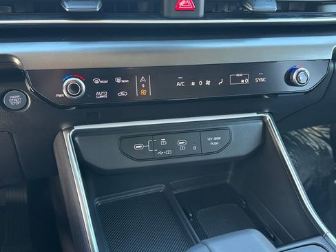 New 2026 Kia Carnival SX w/ SX Dark Edition Package image 28