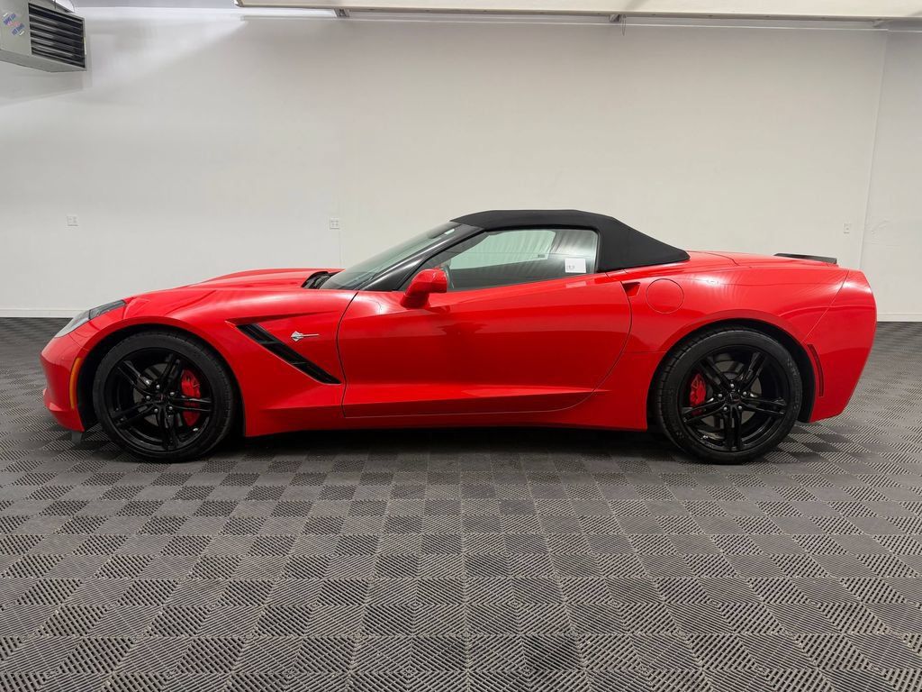 Used 2016 Chevrolet Corvette Stingray Convertible RWD image 2