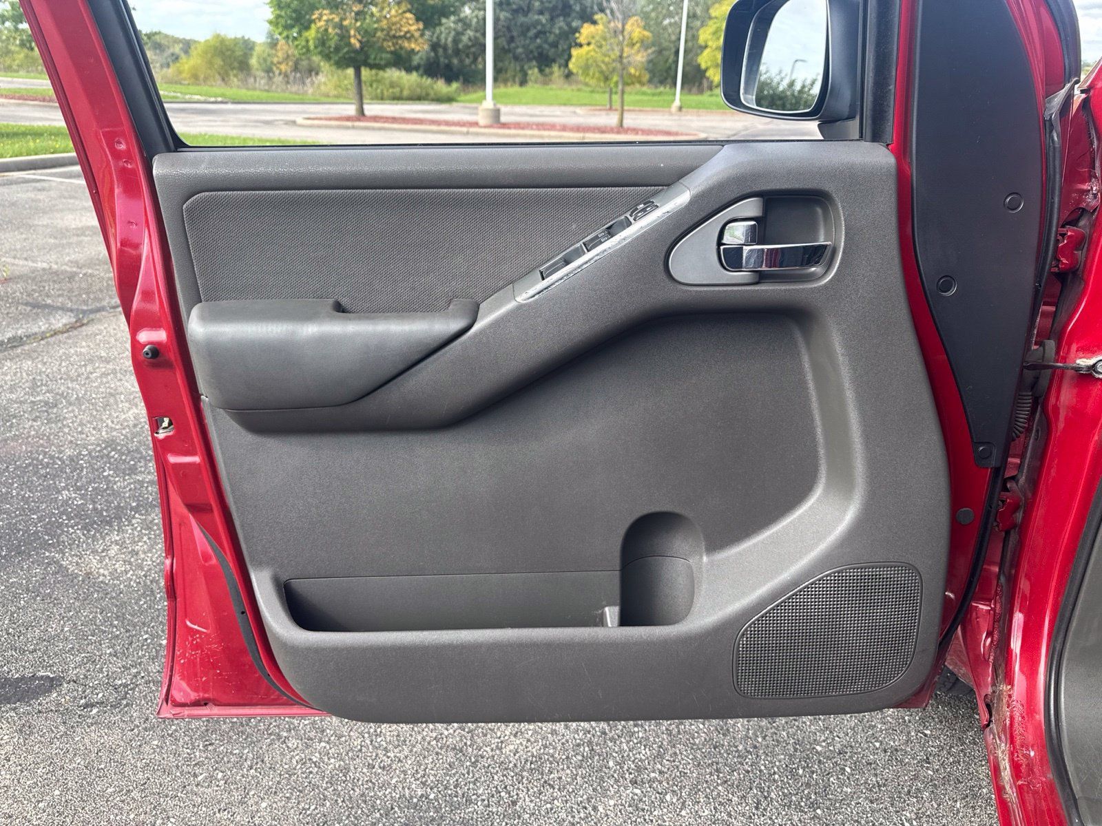 Used 2010 Nissan Pathfinder S AWD/4WD image 11