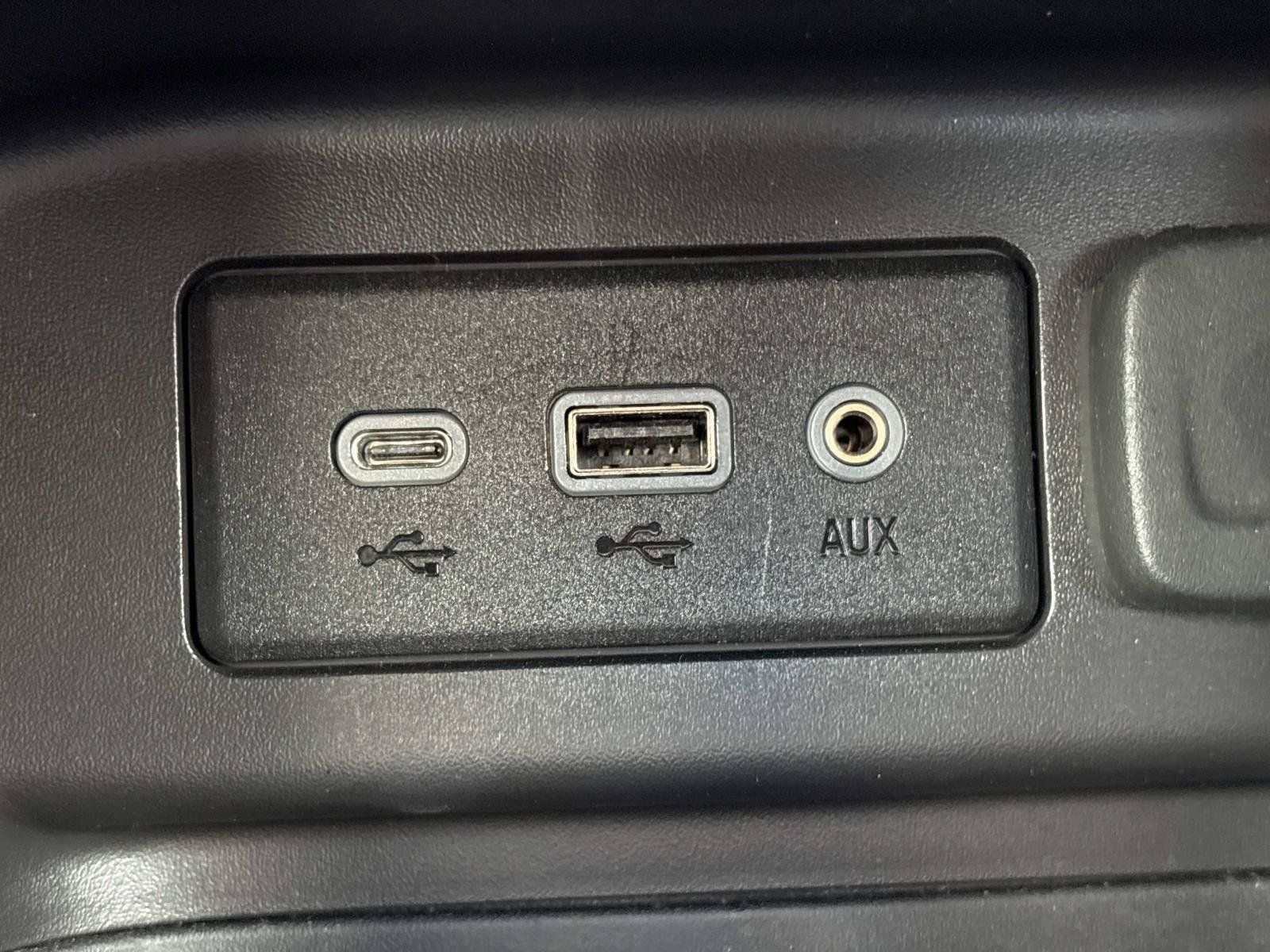 Used 2024 Chevrolet Equinox LT FWD image 23
