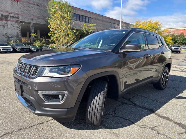 Used 2019 Jeep Compass Limited w/ Advanced Safety Group AWD/4WD image 3