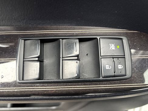 Used 2020 Lexus GX 460 Premium w/ Premium Package image 17