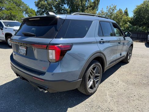 Used 2025 Ford Explorer ST w/ Sun And Sound Package AWD/4WD image 6