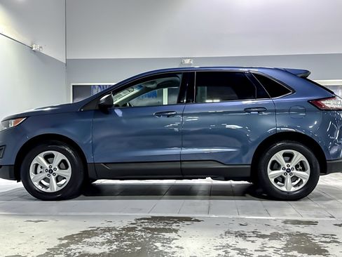 Used 2018 Ford Edge SE FWD image 2