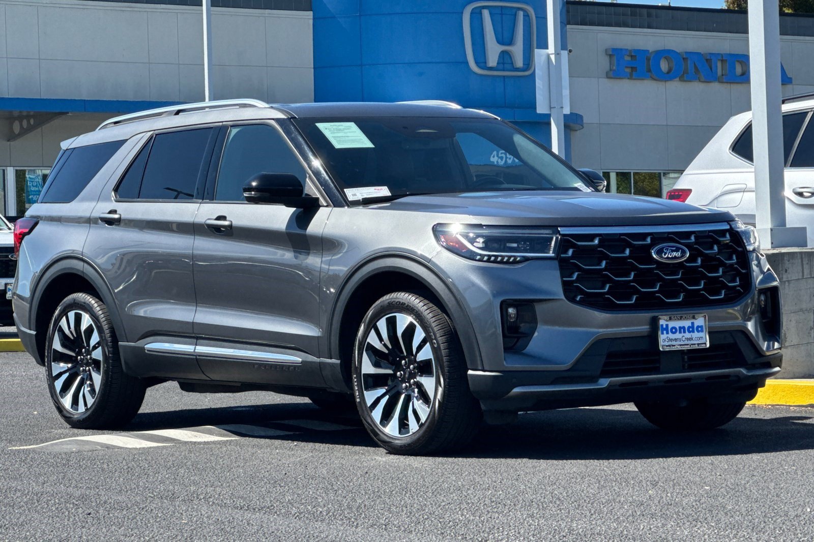 Used 2025 Ford Explorer Platinum w/ LUX Leather Package AWD/4WD image 7