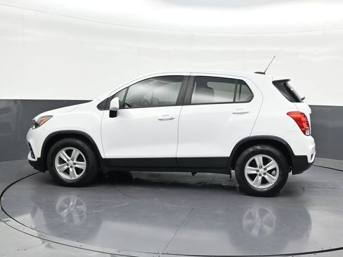 Used 2020 Chevrolet Trax LS FWD image 2