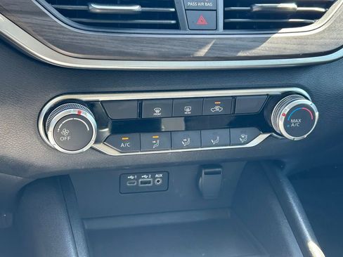 Used 2025 Nissan Altima 2.5 SV image 27