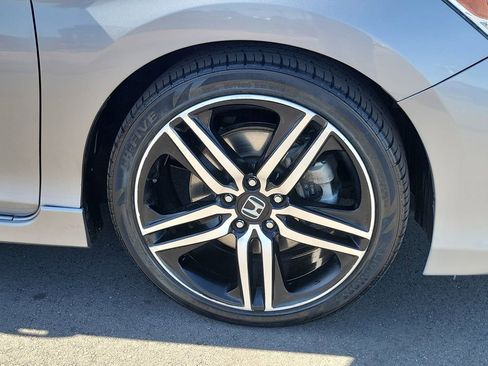 Used 2017 Honda Accord Sport image 28