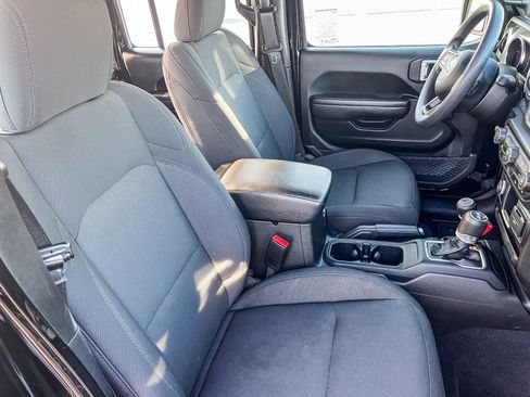 Used 2022 Jeep Wrangler Unlimited Sport image 15