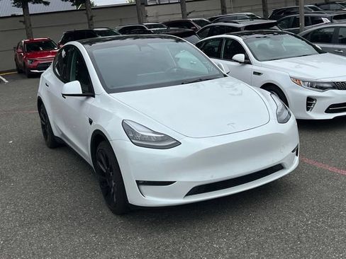 Used 2021 Tesla Model Y Long Range AWD/4WD image 5