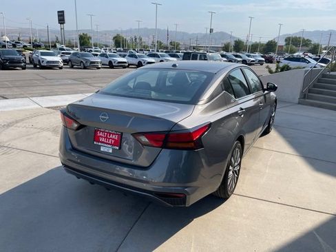 Used 2025 Nissan Altima 2.5 SV FWD image 5