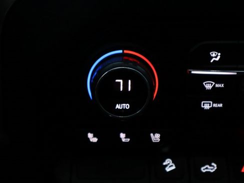 Used 2020 Chevrolet Silverado 2500 LTZ image 34