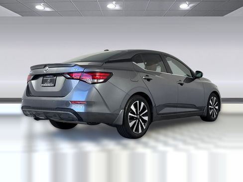 Used 2022 Nissan Sentra SV w/ SV Premium Package FWD image 8