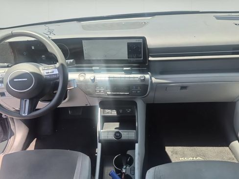 Used 2024 Hyundai Kona SE FWD image 12