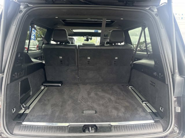 Used 2023 Jeep Grand Wagoneer L Series II AWD/4WD image 7