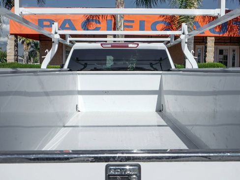 Used 2025 Chevrolet Silverado 3500 LT w/ Convenience Package image 8