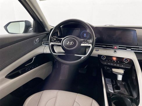 Used 2024 Hyundai Elantra Limited FWD image 2