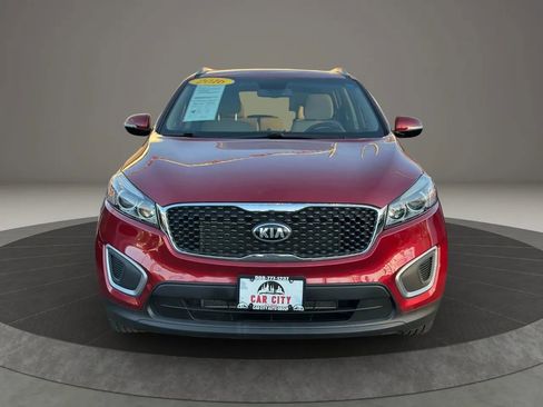 Used 2016 Kia Sorento LX w/ LX Convenience Package image 2