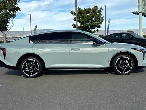 Used 2025 Kia K4 GT-Line w/ GT-Line Sunroof Package FWD image 3