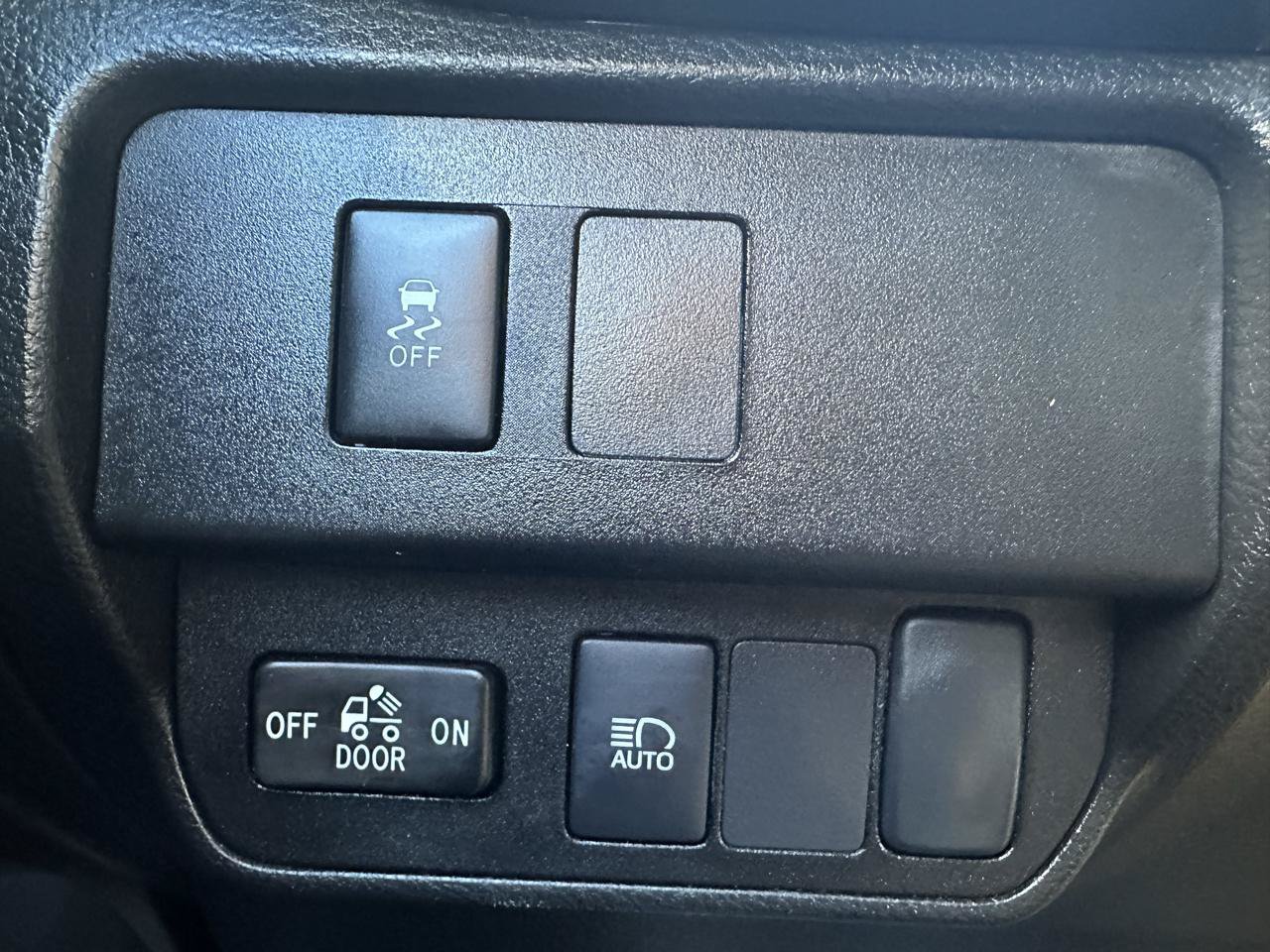 Used 2022 Toyota Tacoma SR AWD/4WD image 12